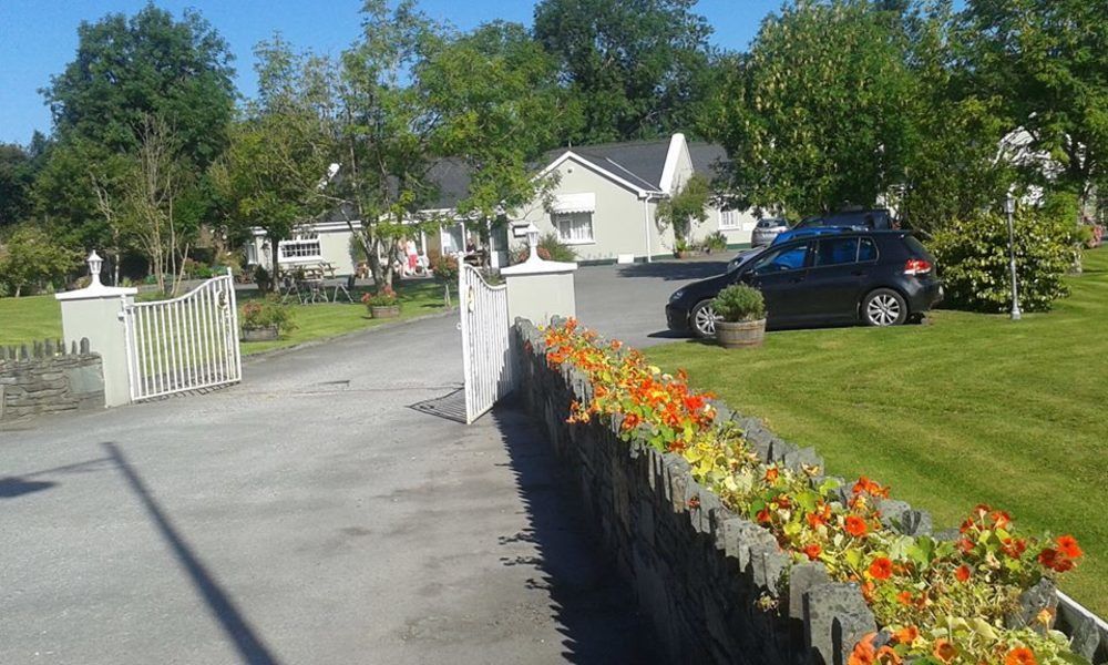 The Rose Garden Bed & Breakfast And Cafe 肯梅尔 外观 照片